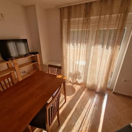 Blaz Apartment *